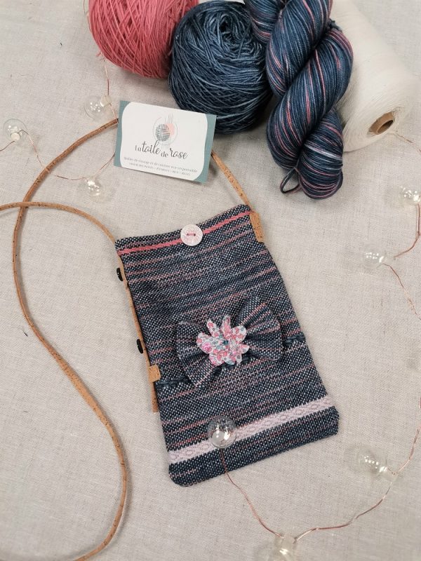 La toile de rose sac en tissage artisanal laine bleu rose et liège